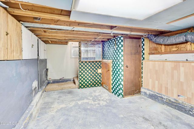 2400 S Kenser Road, Joplin, MO 64804