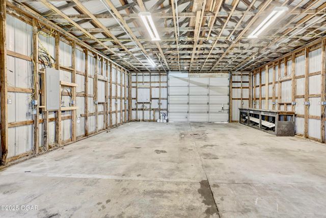 2400 S Kenser Road, Joplin, MO 64804