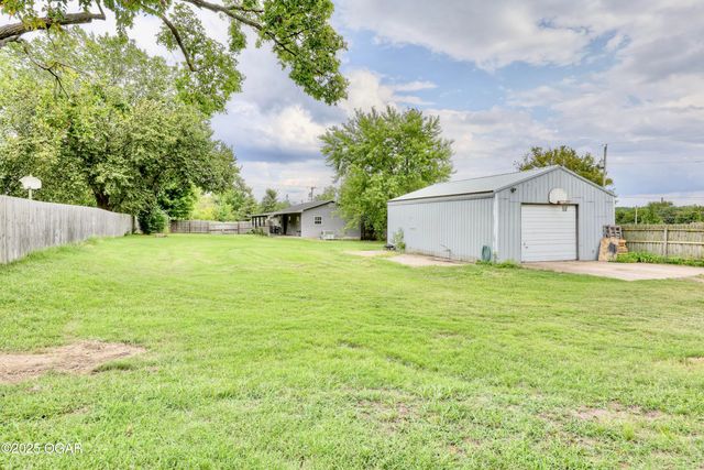 2400 S Kenser Road, Joplin, MO 64804