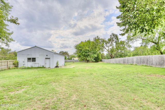 2400 S Kenser Road, Joplin, MO 64804