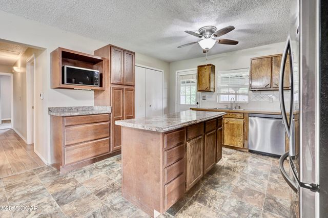 2400 S Kenser Road, Joplin, MO 64804