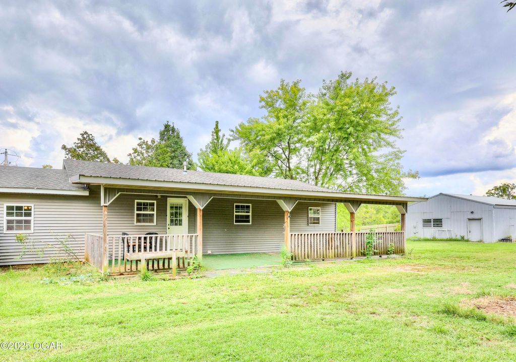 2400 S Kenser Road, Joplin, MO 64804