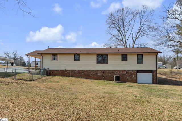 512 Mega Drive, Duncan, SC 29334