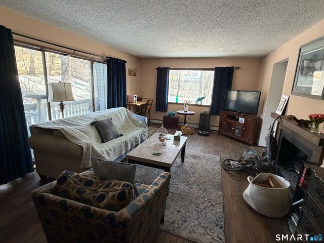 18 Hudson Street 15, Bethel, CT 06801