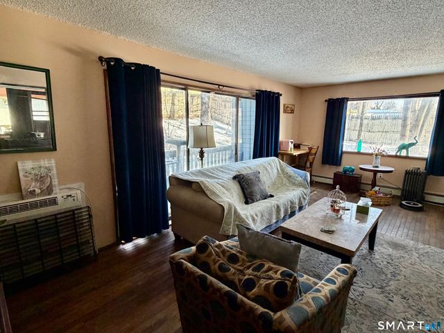 18 Hudson Street 15, Bethel, CT 06801