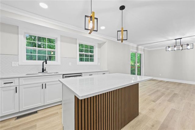2873 Leisure Springs Circle, Decatur, GA 30034