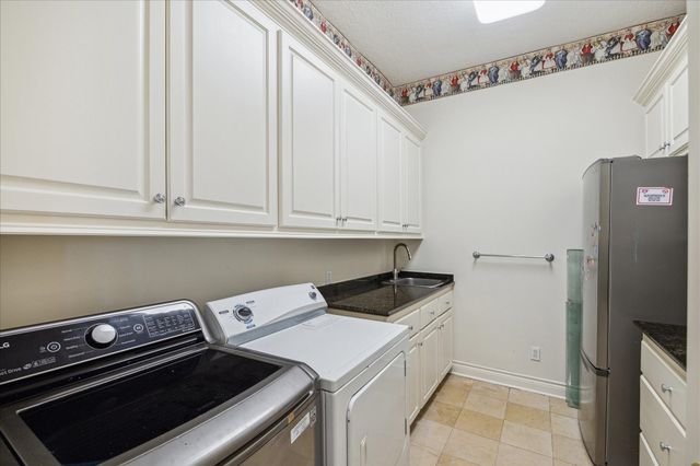 38 Scotsmoor Court, Sugar Land, TX 77479