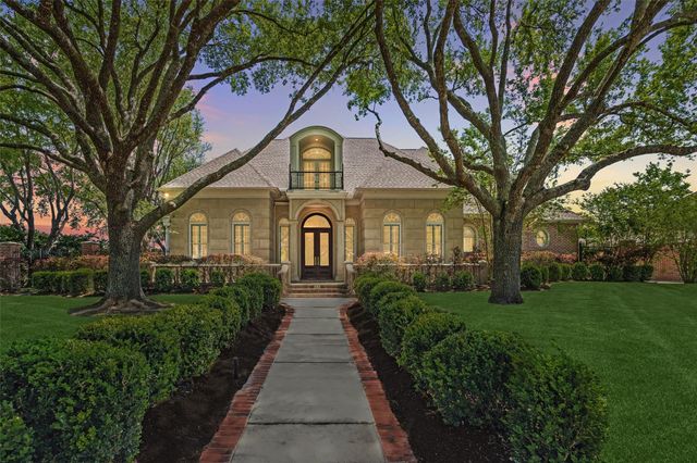 38 Scotsmoor Court, Sugar Land, TX 77479