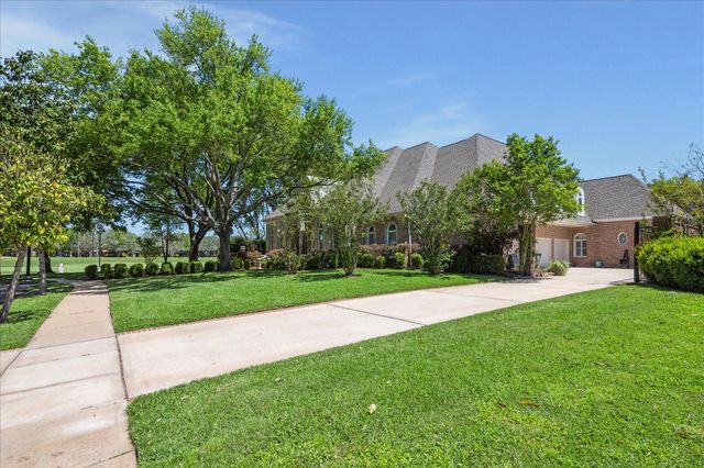 38 Scotsmoor Court, Sugar Land, TX 77479