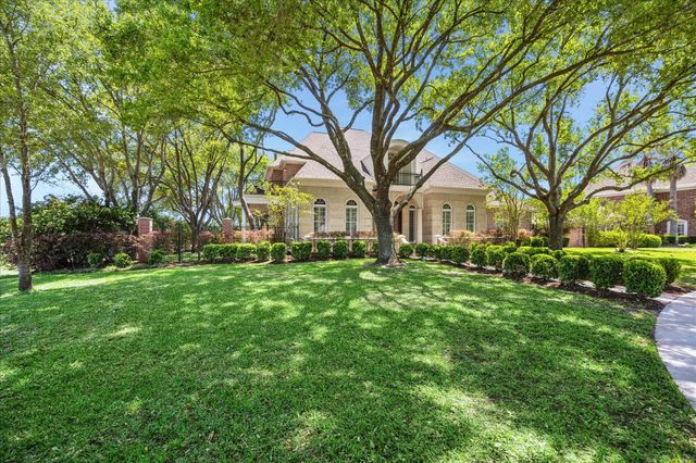 38 Scotsmoor Court, Sugar Land, TX 77479