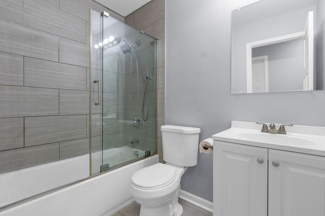 1295 Foxcroft Drive, Aurora, IL 60506