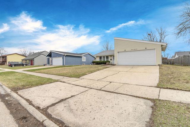 1295 Foxcroft Drive, Aurora, IL 60506