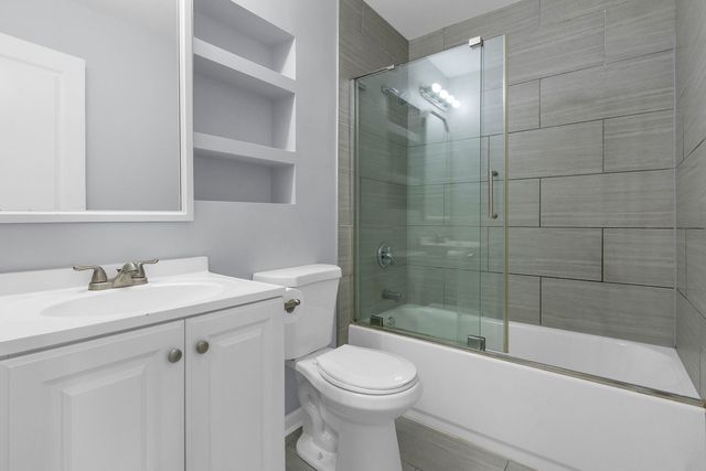 1295 Foxcroft Drive, Aurora, IL 60506