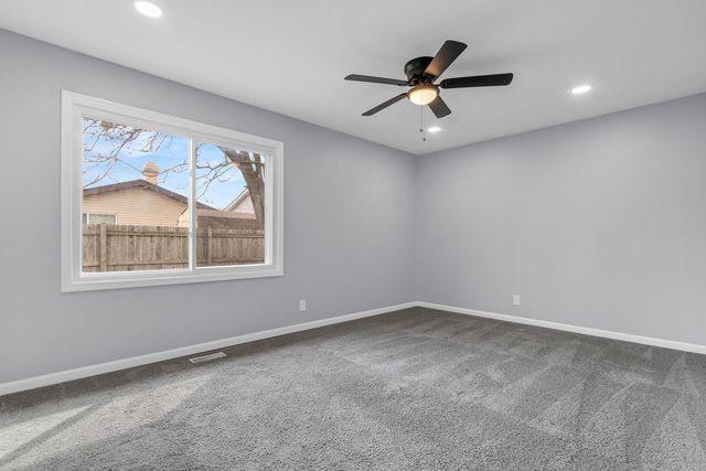 1295 Foxcroft Drive, Aurora, IL 60506