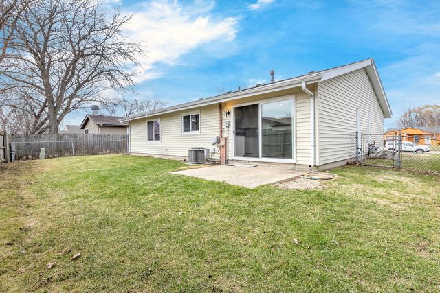 1295 Foxcroft Drive, Aurora, IL 60506