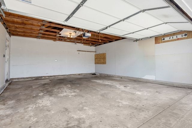 1295 Foxcroft Drive, Aurora, IL 60506