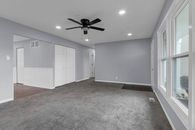 1295 Foxcroft Drive, Aurora, IL 60506