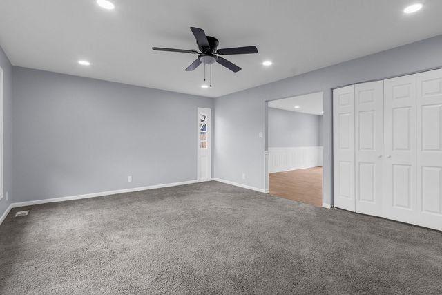 1295 Foxcroft Drive, Aurora, IL 60506