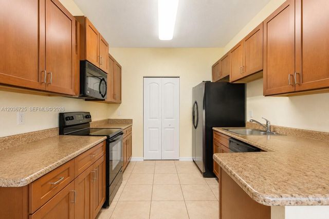 678 NE 33rd Ter, Homestead, FL 33033