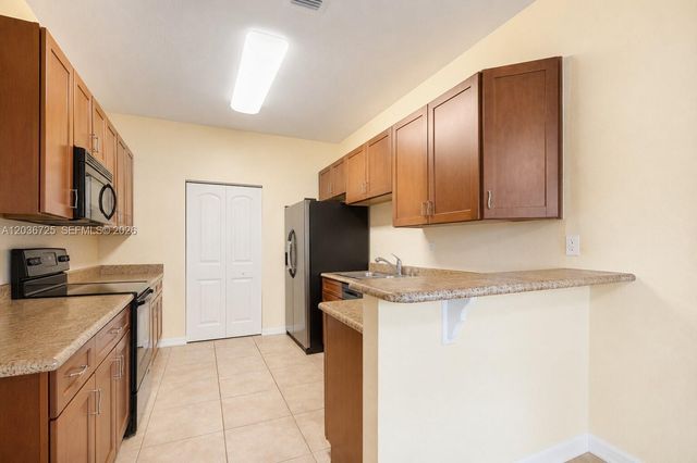 678 NE 33rd Ter, Homestead, FL 33033