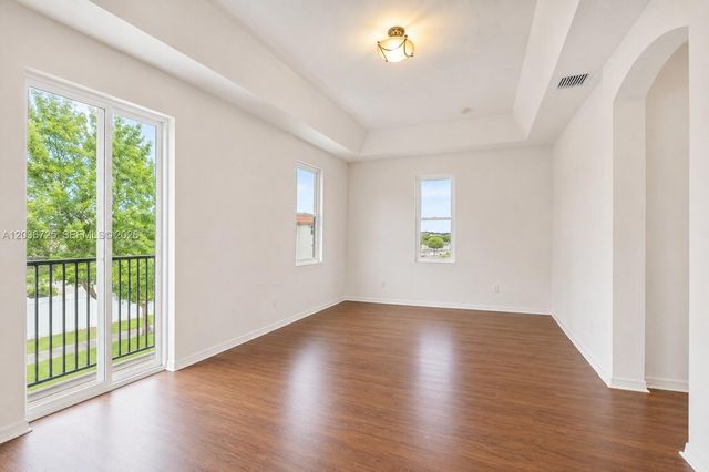 678 NE 33rd Ter, Homestead, FL 33033