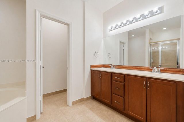 678 NE 33rd Ter, Homestead, FL 33033