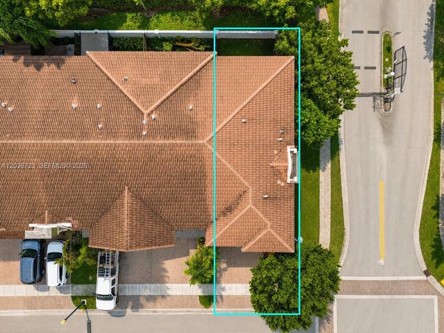 678 NE 33rd Ter, Homestead, FL 33033