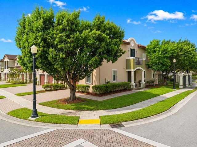 678 NE 33rd Ter, Homestead, FL 33033