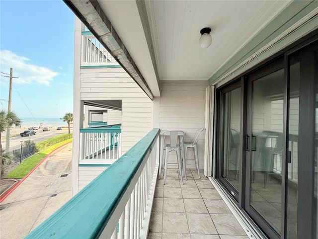 6102 Seawall Boulevard 213, Galveston, TX 77551