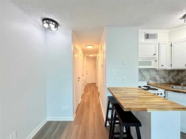 6102 Seawall Boulevard 213, Galveston, TX 77551