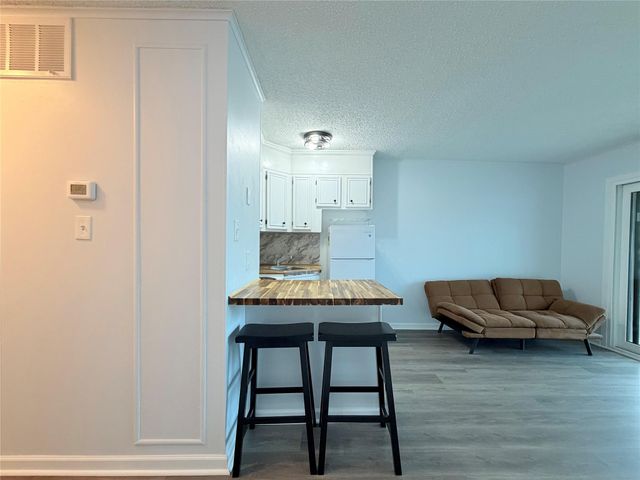 6102 Seawall Boulevard 213, Galveston, TX 77551