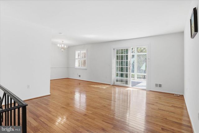 6711 STONEYBROOKE LN, Alexandria, VA 22306