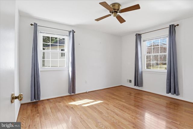 6711 STONEYBROOKE LN, Alexandria, VA 22306