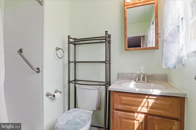 6711 STONEYBROOKE LN, Alexandria, VA 22306