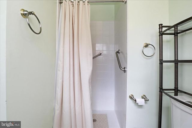 6711 STONEYBROOKE LN, Alexandria, VA 22306