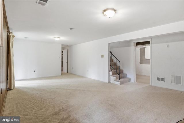 6711 STONEYBROOKE LN, Alexandria, VA 22306