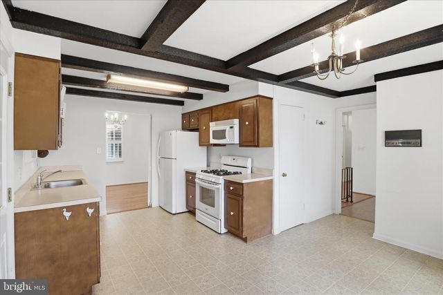 6711 STONEYBROOKE LN, Alexandria, VA 22306