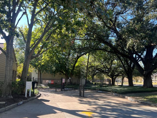 10051 Westpark Drive 242, Houston, TX 77042