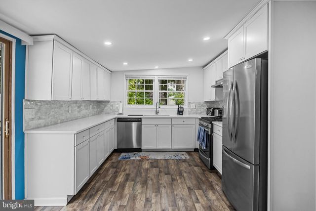 109 E 11TH AVE, Pine Hill, NJ 08021