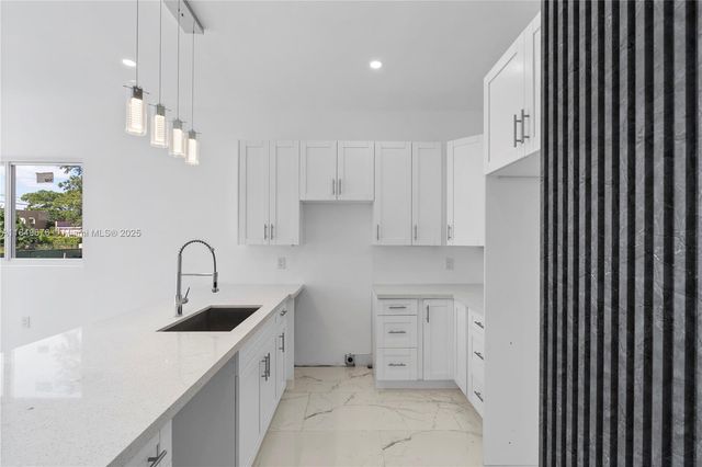 518 NW 13th Ave, Fort Lauderdale, FL 33311