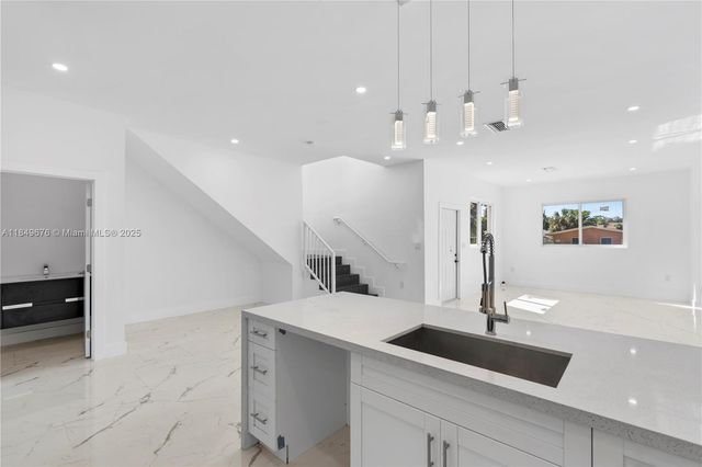 518 NW 13th Ave, Fort Lauderdale, FL 33311