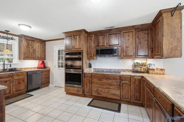 1198 Bullard Street, Hartselle, AL 35640