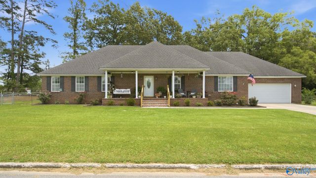 1198 Bullard Street, Hartselle, AL 35640