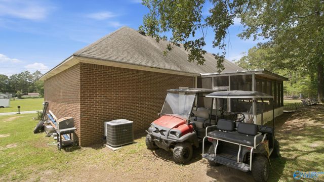 1198 Bullard Street, Hartselle, AL 35640