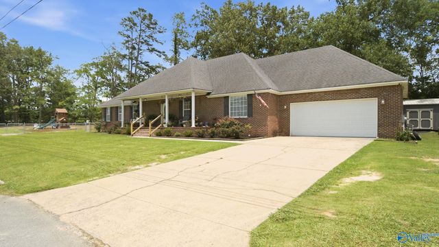1198 Bullard Street, Hartselle, AL 35640