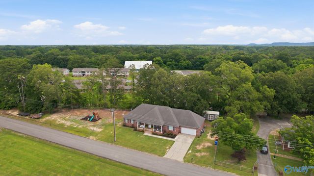 1198 Bullard Street, Hartselle, AL 35640