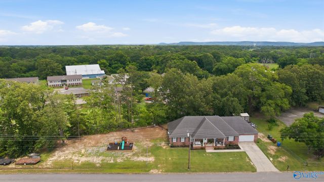 1198 Bullard Street, Hartselle, AL 35640
