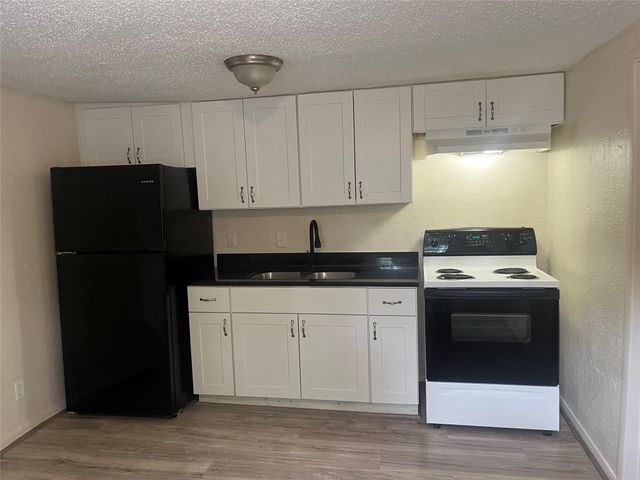 414 Jackson Avenue, Bacliff, TX 77518