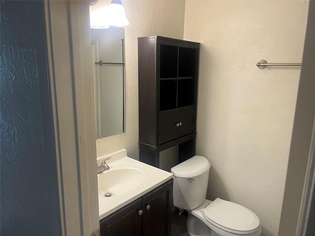 414 Jackson Avenue, Bacliff, TX 77518