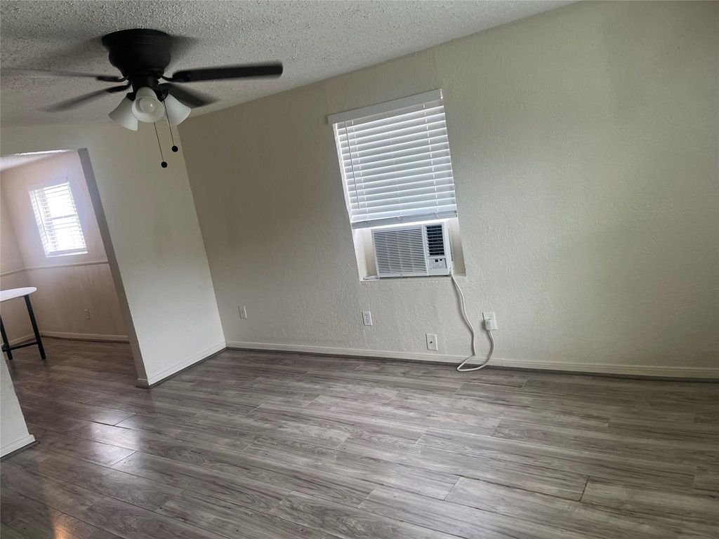 414 Jackson Avenue, Bacliff, TX 77518